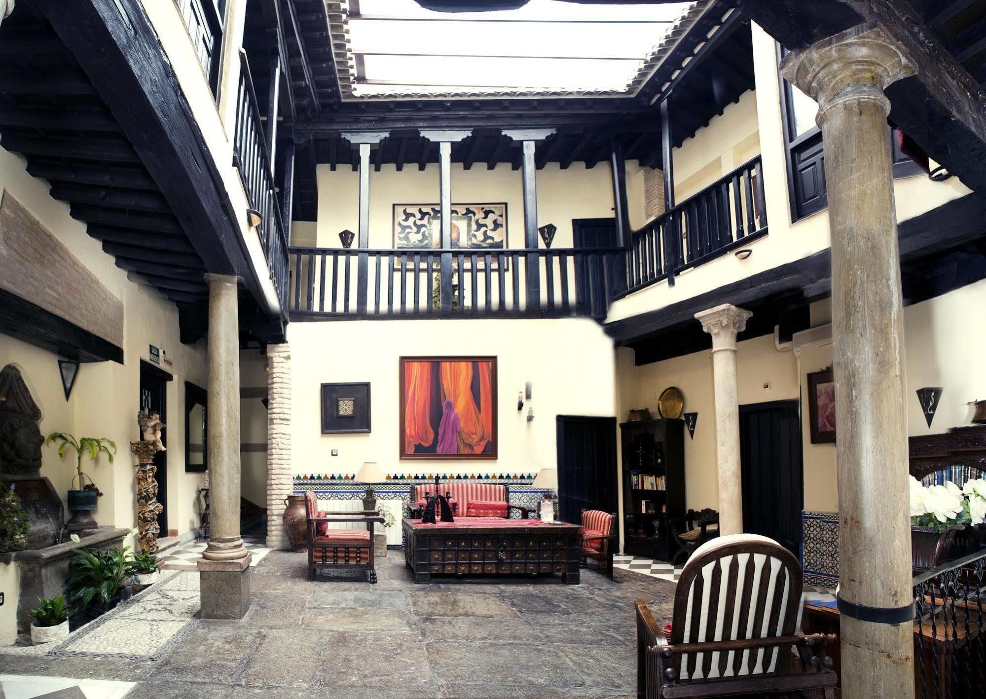 Rosa De Oro Hotel 3*