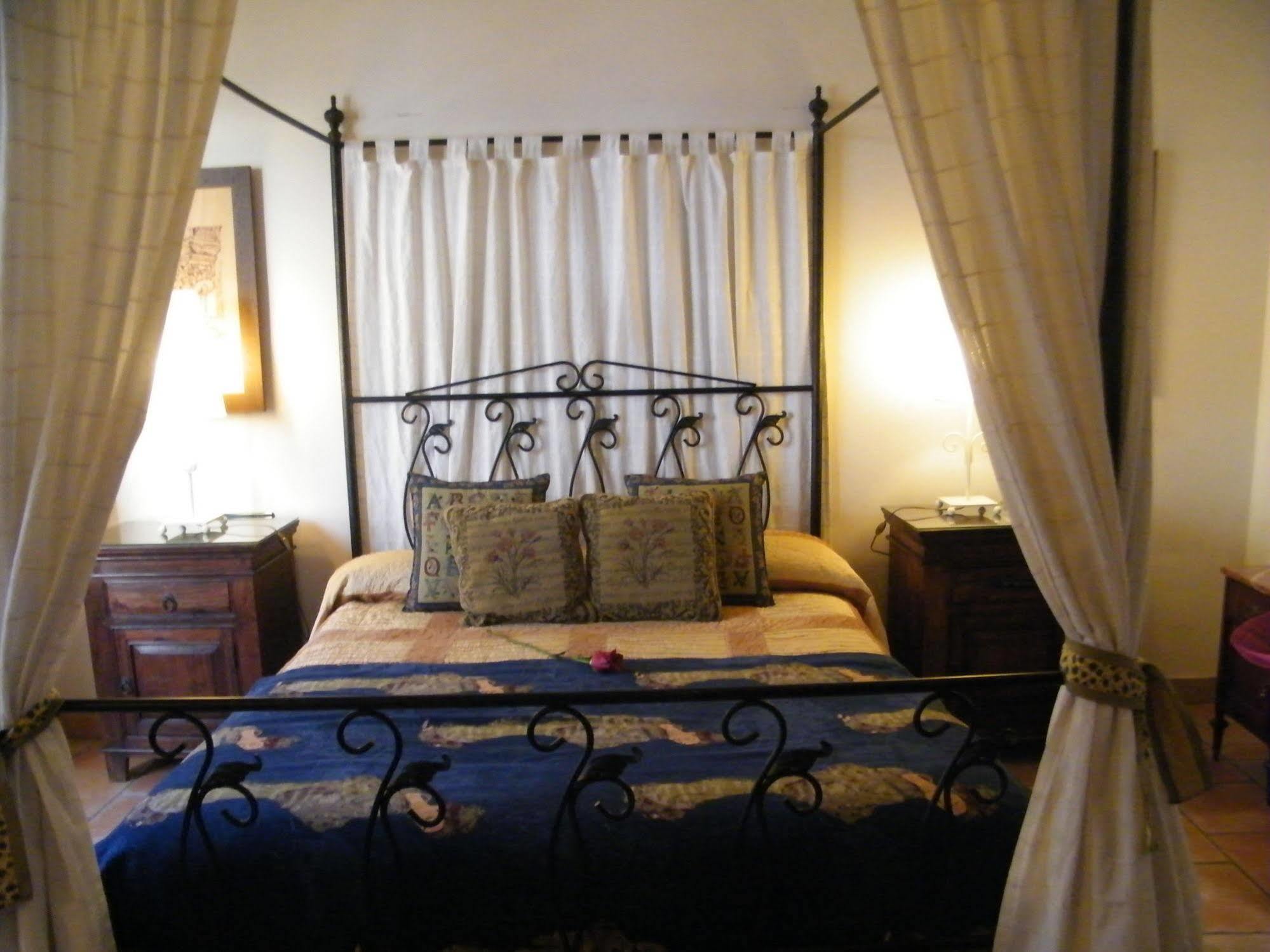 Rosa De Oro Hotel